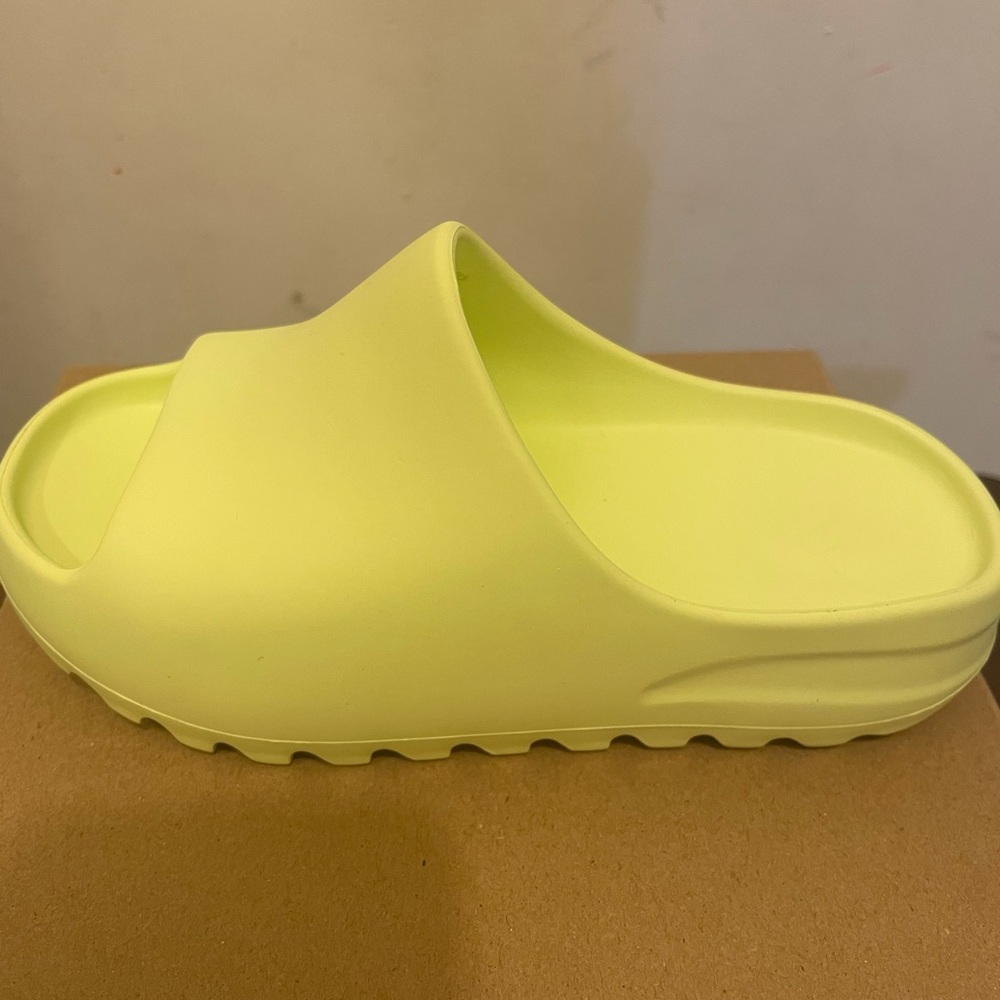 ✨Adidas Yeezy Slide 2021 Glow Green✨